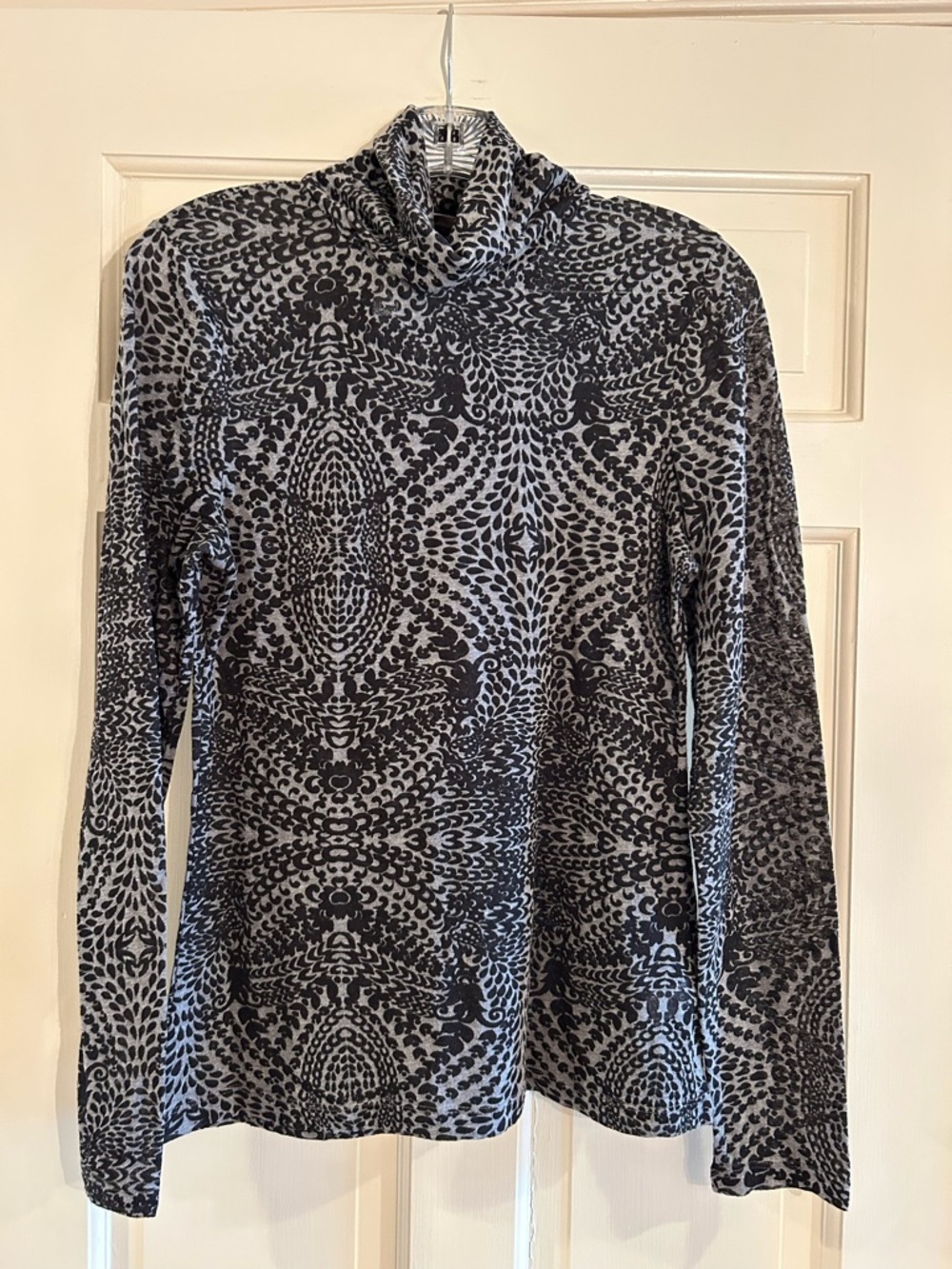Athleta Sheer Mock Neck Long Sleeve Top Gray Black Print Size L